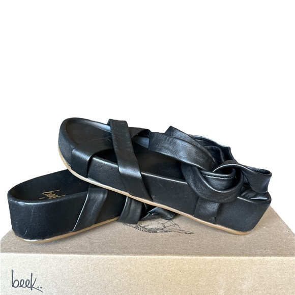 Leather new beek sandals in box with protection bag. - Picture 3 of 3